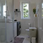 Seven Apartment Split